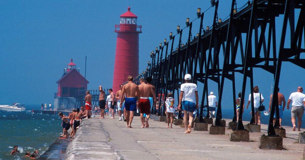 Grand Haven + 12 Best Michigan Beach Towns