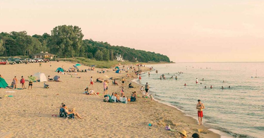 Saugatuck + 12 Best Michigan Beach Towns