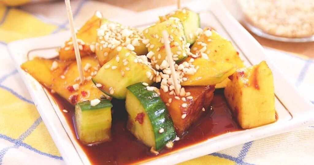 Rojak: The Perfect Blend of Sweet and Savory + The Ultimate Guide to Vegetarian Singaporean Delights