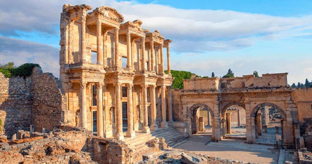 Ephesus: A Glimpse into the Past + Turkey Tourist Spots: 10 Attractions You Shouldn’t Miss