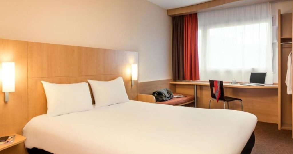  ibis Rouen Centre Champ de Mars - A Pleasant Stay with Excellent Breakfast + The Premier Lodging Options in Rouen, France