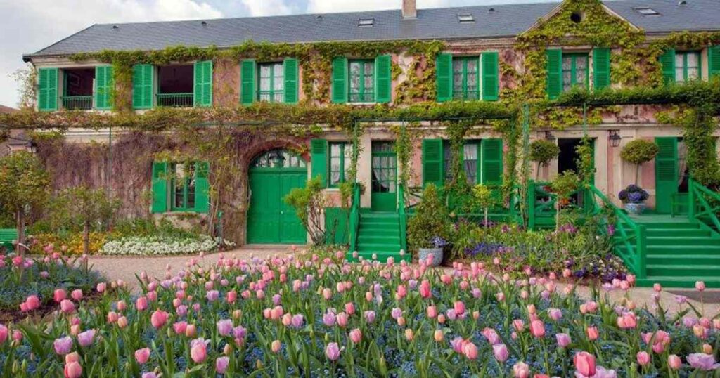 Giverny Gardens: Immersed in Monet's Inspiration