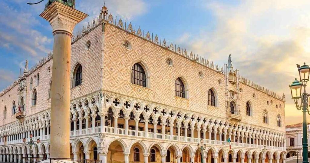 Day 4: Explore Beautiful Venice - Piazza San Marco, Palazzo dei Dogi, Bridge of Sighs