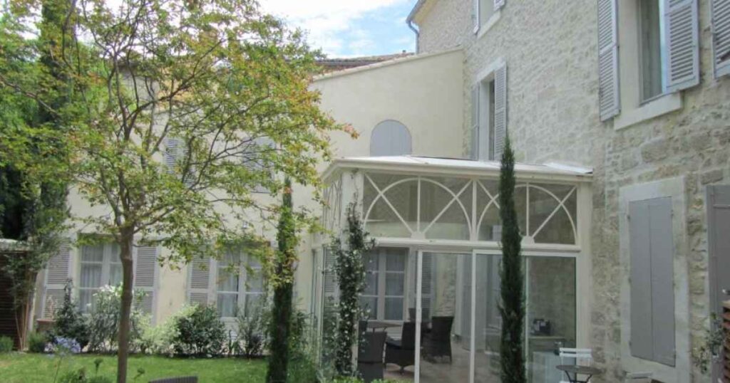 5. N15 - Les Confidences - Chambres d'hôtes - A Trendy Guest House + Most Captivating Hotels in Avignon, France